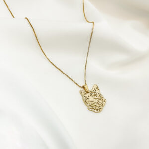 Colar pingente de gato realista folheado a ouro