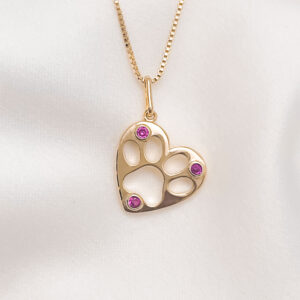 Colar coração com pata vazada e zircônias rosas