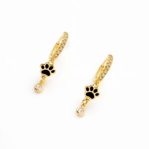 Brinco de argolinha com zircônias e patinha preta folheado em ouro