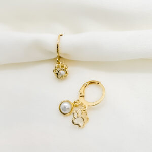 Brinco de argolinha pérola e patinha